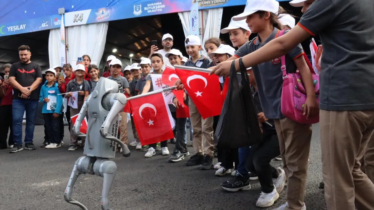 Büyükşehir’in Bilim Merkezi Standı TEKNOFES’in İlgi Odağı Oldu