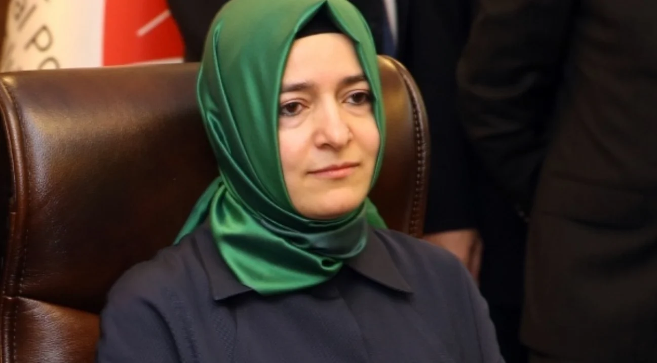Fatma Betül Sayan Kaya AK Parti’den İhraç Edildi