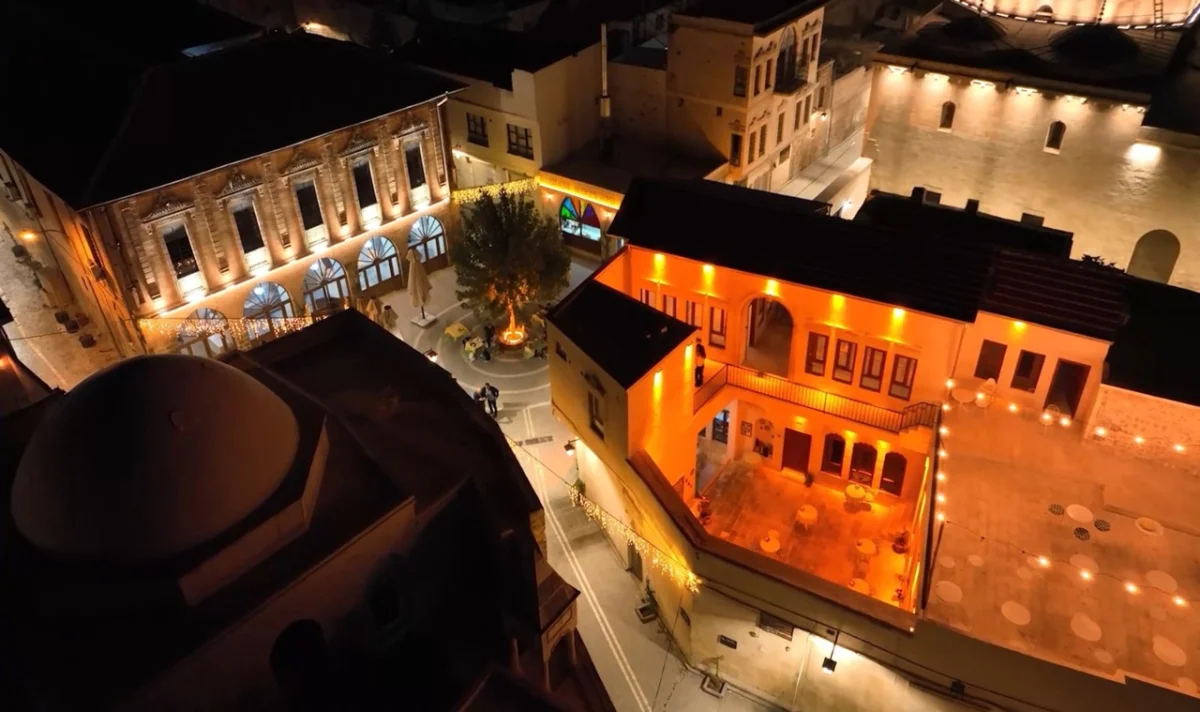 Urfa’nın Tarihi Sokaklarında Gece Güzelliği