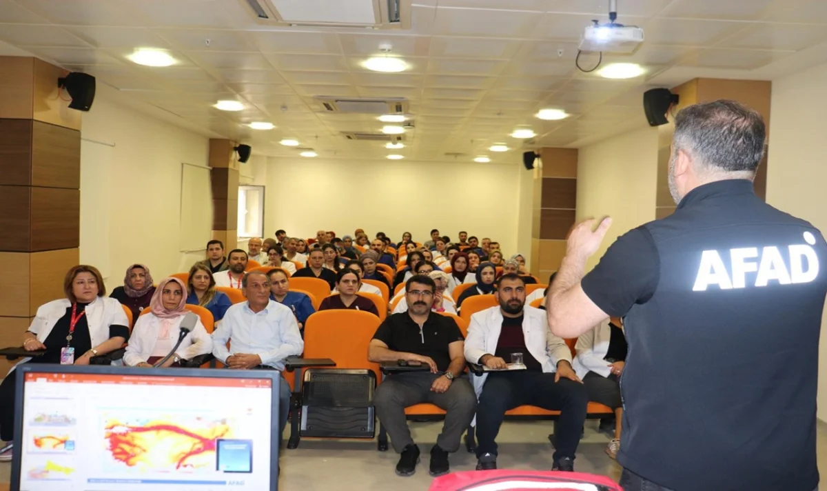 Harran Üniversitesi Hastanesi Personeline Afet Farkındalık Eğitimi