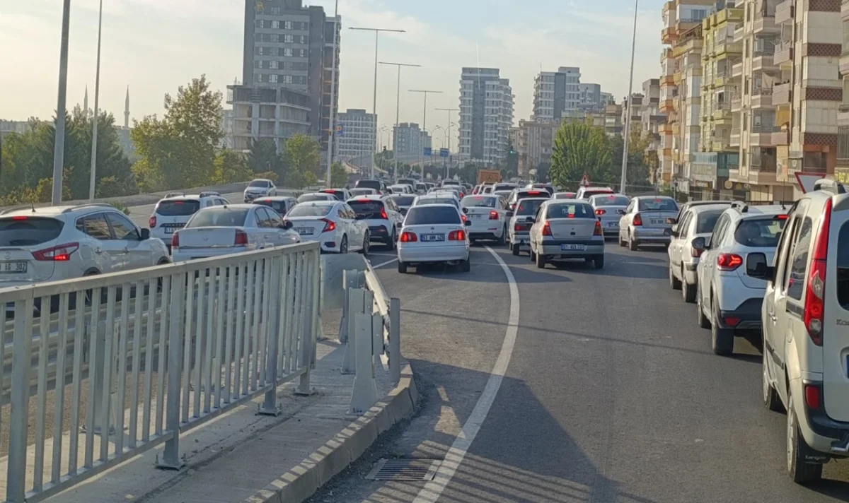 Şanlıurfa Şehir Hastanesi Kavşağı Bekleneni Veremedi